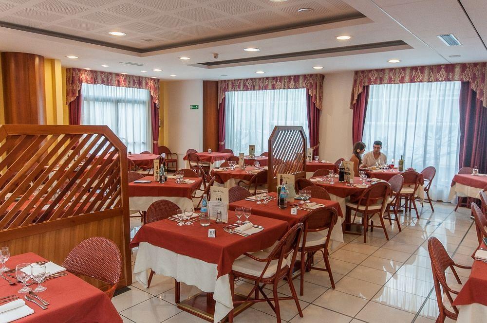 Alpholiday Dolomiti Wellness & Family Hotel Dimaro Luaran gambar