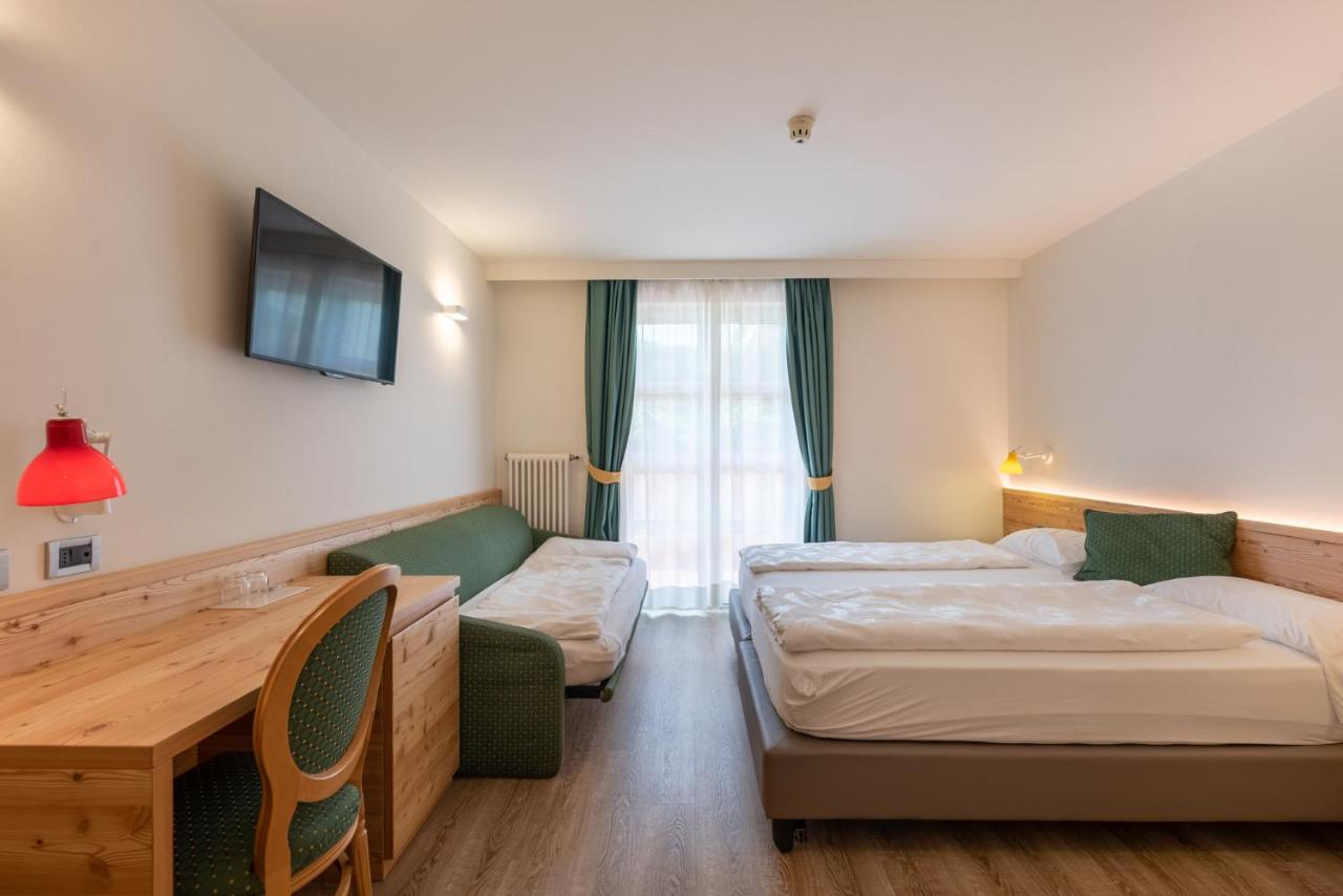 Alpholiday Dolomiti Wellness & Family Hotel Dimaro Bilik gambar
