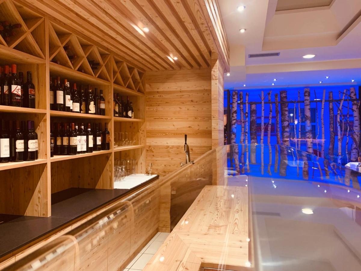 Alpholiday Dolomiti Wellness & Family Hotel Dimaro Luaran gambar