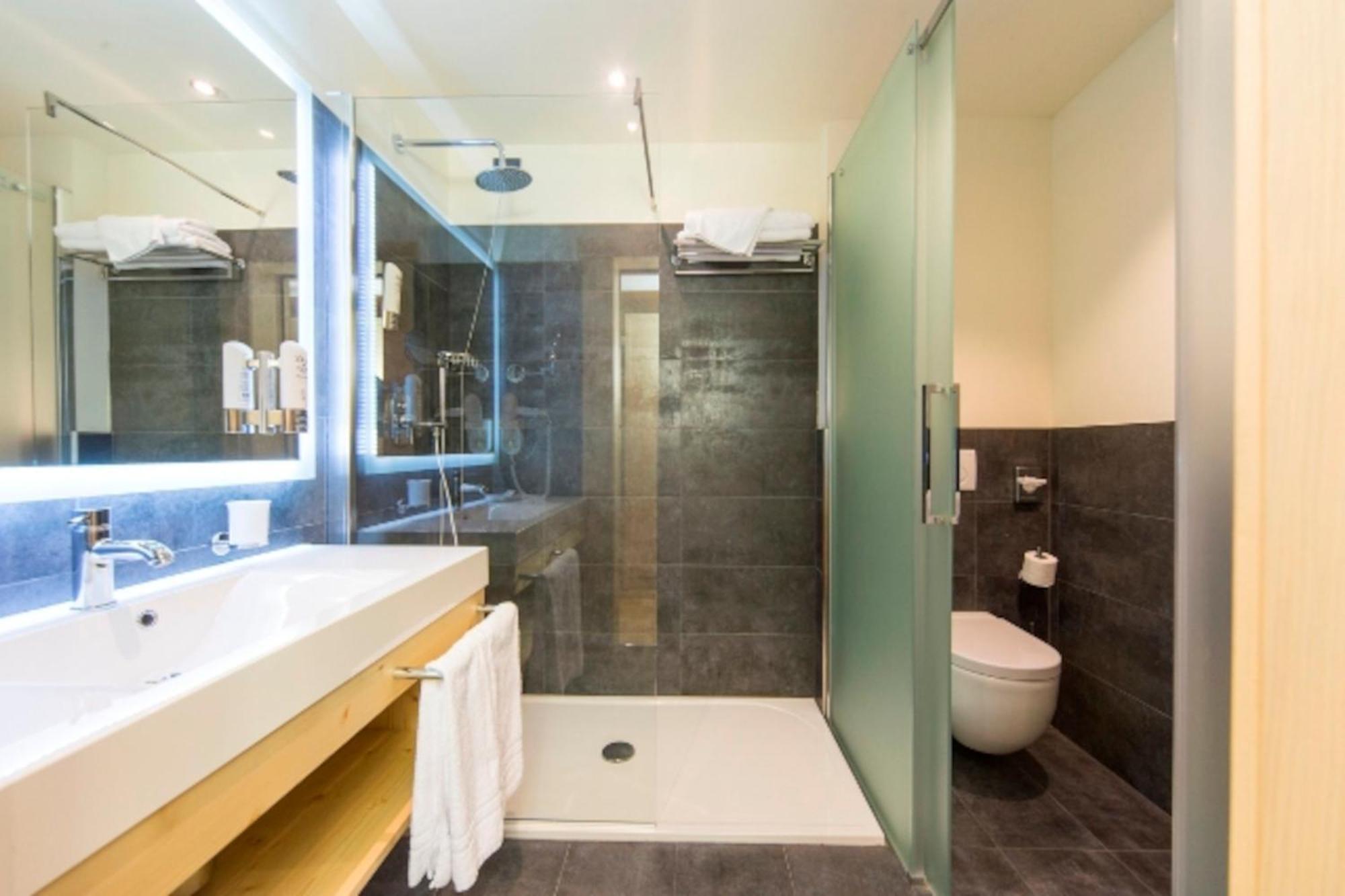 Alpholiday Dolomiti Wellness & Family Hotel Dimaro Bilik gambar