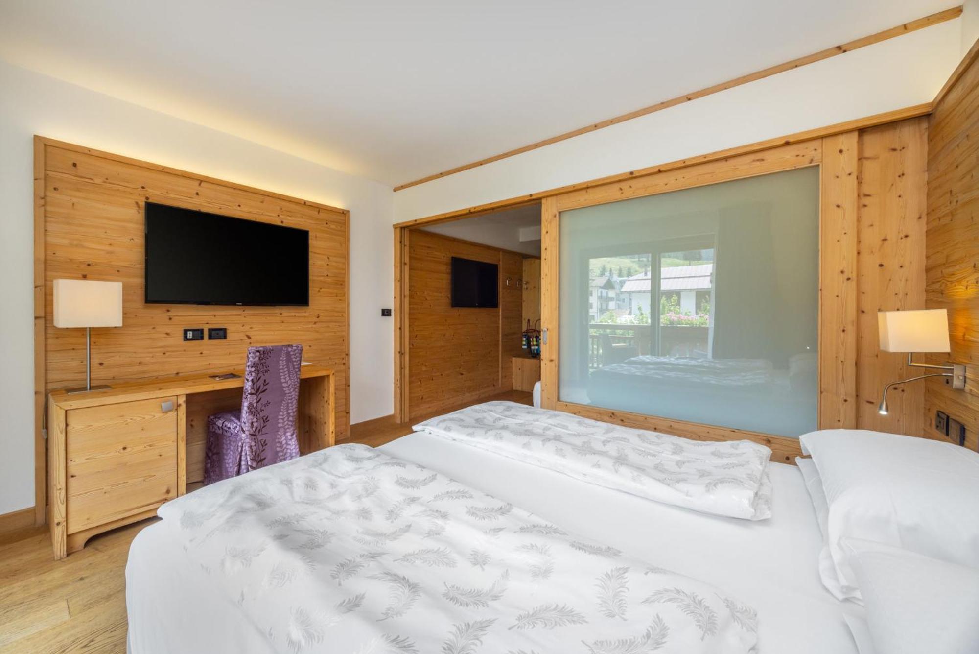 Alpholiday Dolomiti Wellness & Family Hotel Dimaro Bilik gambar