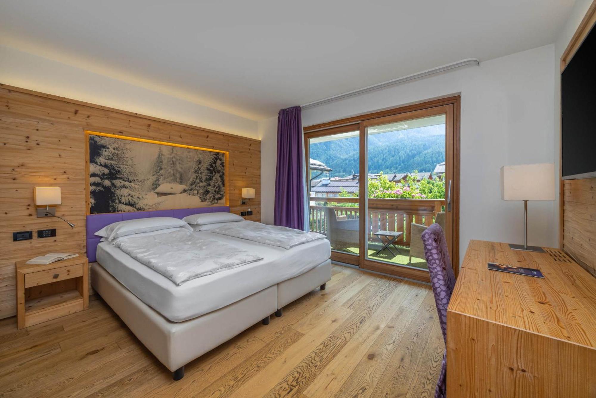 Alpholiday Dolomiti Wellness & Family Hotel Dimaro Bilik gambar