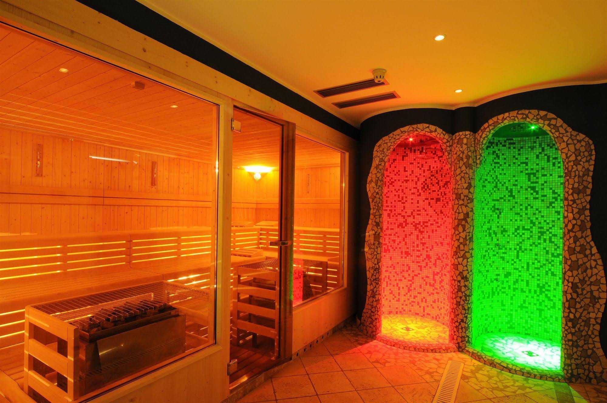 Alpholiday Dolomiti Wellness & Family Hotel Dimaro Kemudahan gambar