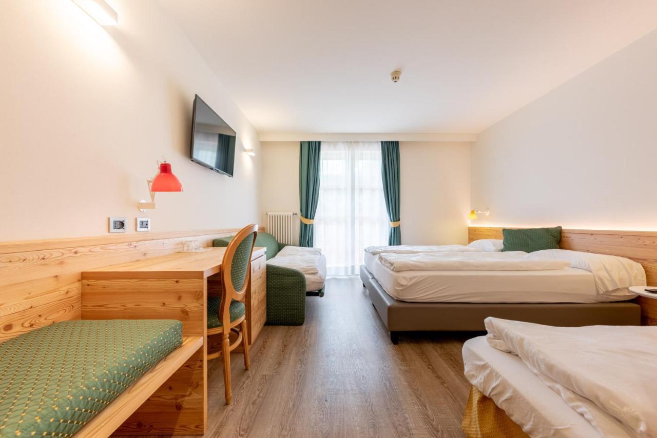 Alpholiday Dolomiti Wellness & Family Hotel Dimaro Luaran gambar
